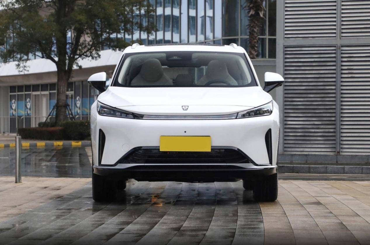 配新一代1.5T超混動力,一箱油能跑1300km,帶你看榮威D5X DMH