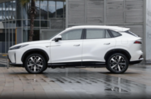 配新一代1.5T超混動力,一箱油能跑1300km,帶你看榮威D5X DMH