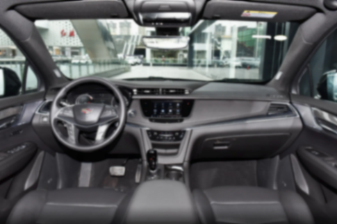 想買豪華中型SUV,凱迪拉克XT5對比奧迪Q5L,到底誰更勝一籌?