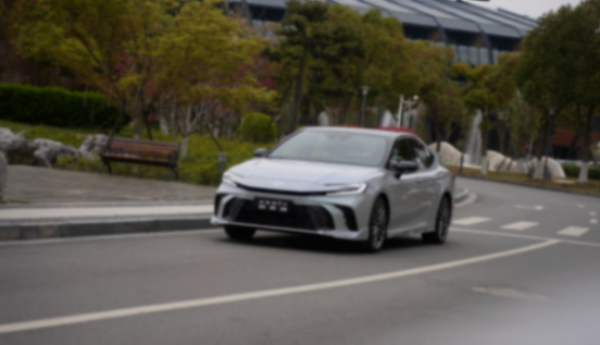 還能當(dāng)銷冠嗎?合資中級車組團(tuán)換代,試駕第9代凱美瑞!