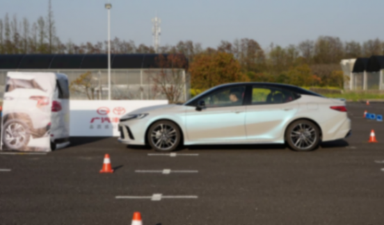 還能當(dāng)銷冠嗎?合資中級車組團(tuán)換代,試駕第9代凱美瑞!