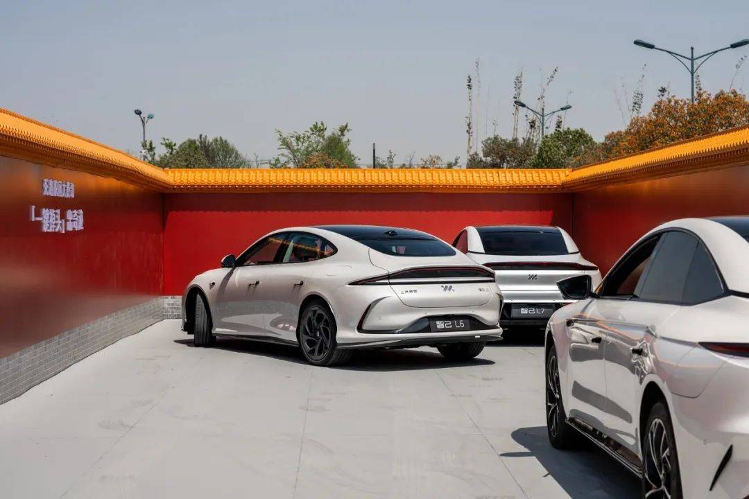 打動你的是智能還是顏值?搶先試駕智己L6