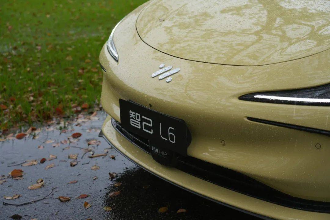 打動你的是智能還是顏值?搶先試駕智己L6