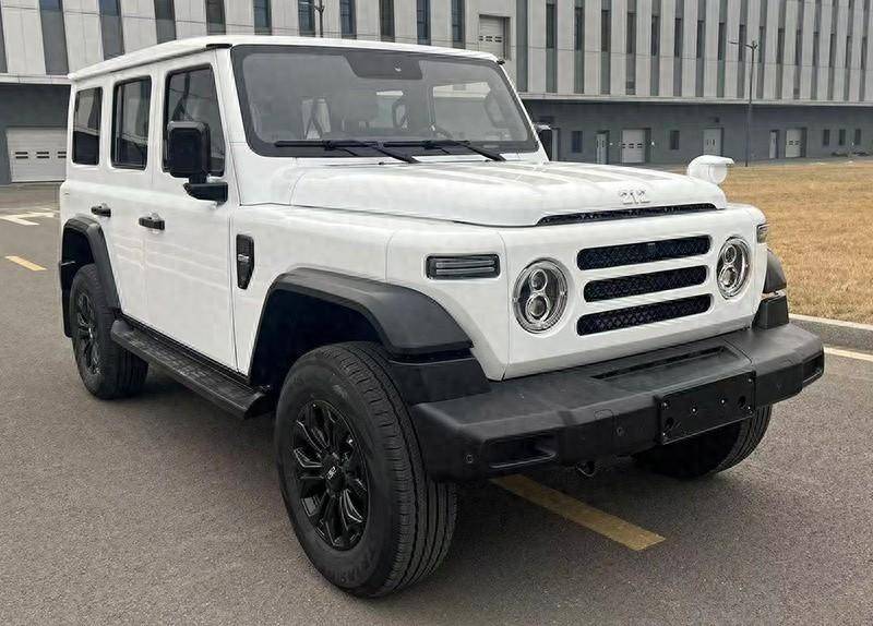 全新北汽制造212實車曝光,顏值大漲,或配2.0T+8AT