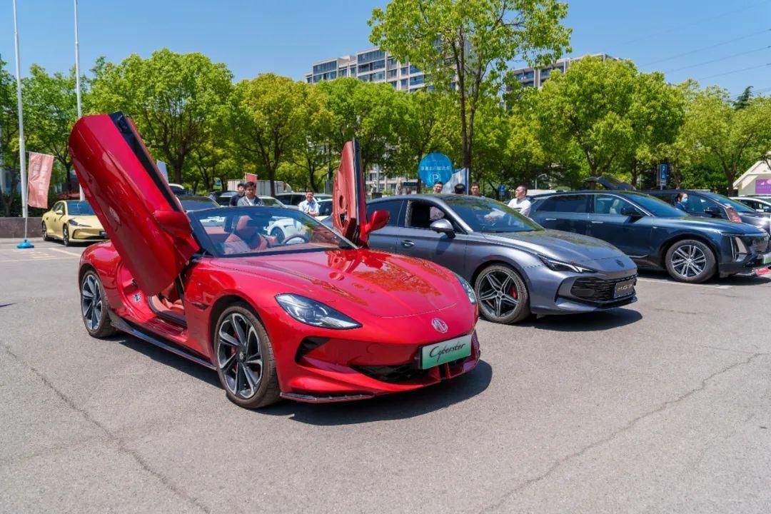 搭上“幸福直通車”,讓上汽更多優(yōu)質(zhì)產(chǎn)品走進千家萬戶