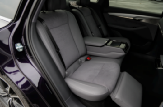 豪華不止于表面 嵐圖追光PHEV對(duì)決捷尼賽思G80