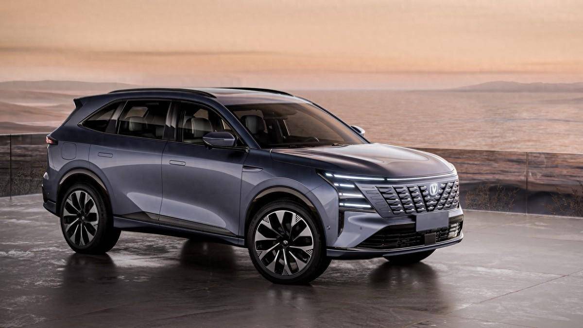 設(shè)計師很懂消費者!長安CS75 PLUS爆換代照,與新哈弗H6你更期待誰