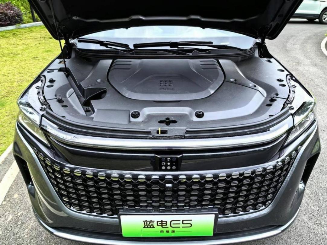 藍(lán)電E5榮耀版對(duì)比大眾途岳:自主、合資差距這么大?