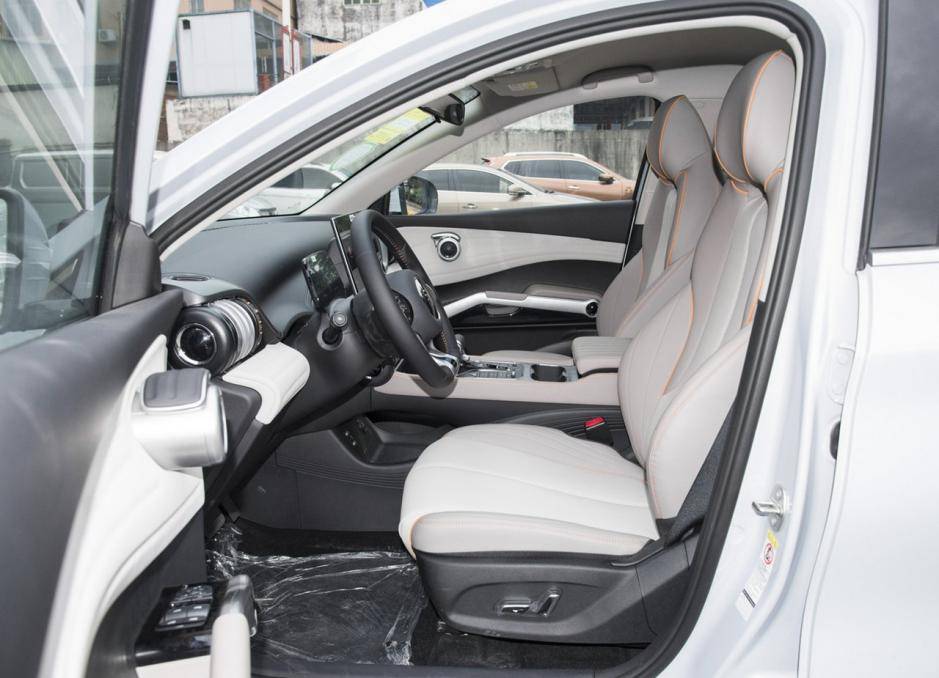 墻內墻外兩頭香,比亞迪元PLUS的產品亮點有多吸引人?