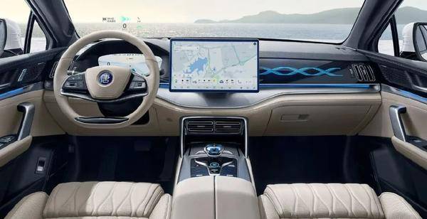 預算25萬還要帶四驅?摩卡Hi4和唐DM-p榮耀版誰更值?