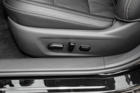 天籟20周年黑金版來襲!整車煥新,高級感十足!