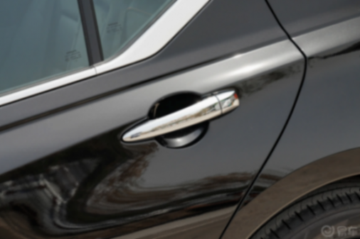 天籟20周年黑金版來襲!整車煥新,高級感十足!