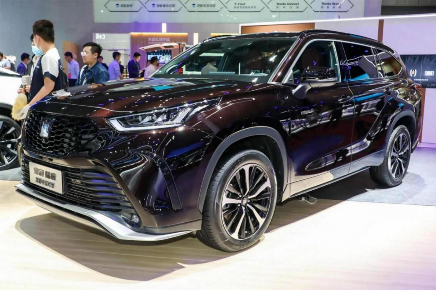 最高補貼2.3萬,大空間7座布局+2.5L雙擎混動,皇冠陸放香嗎?