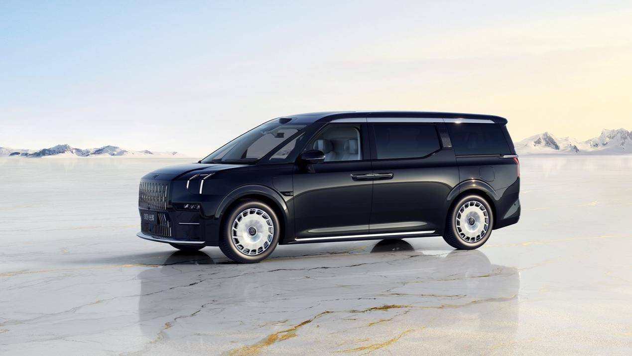 極氪009光輝開啟純電四座超豪華MPV時代 售價78.9萬元起