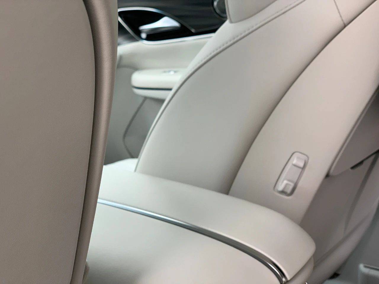 試駕星海V9:人稱夢想家青春版,續航1300公里,20萬級增程無對手