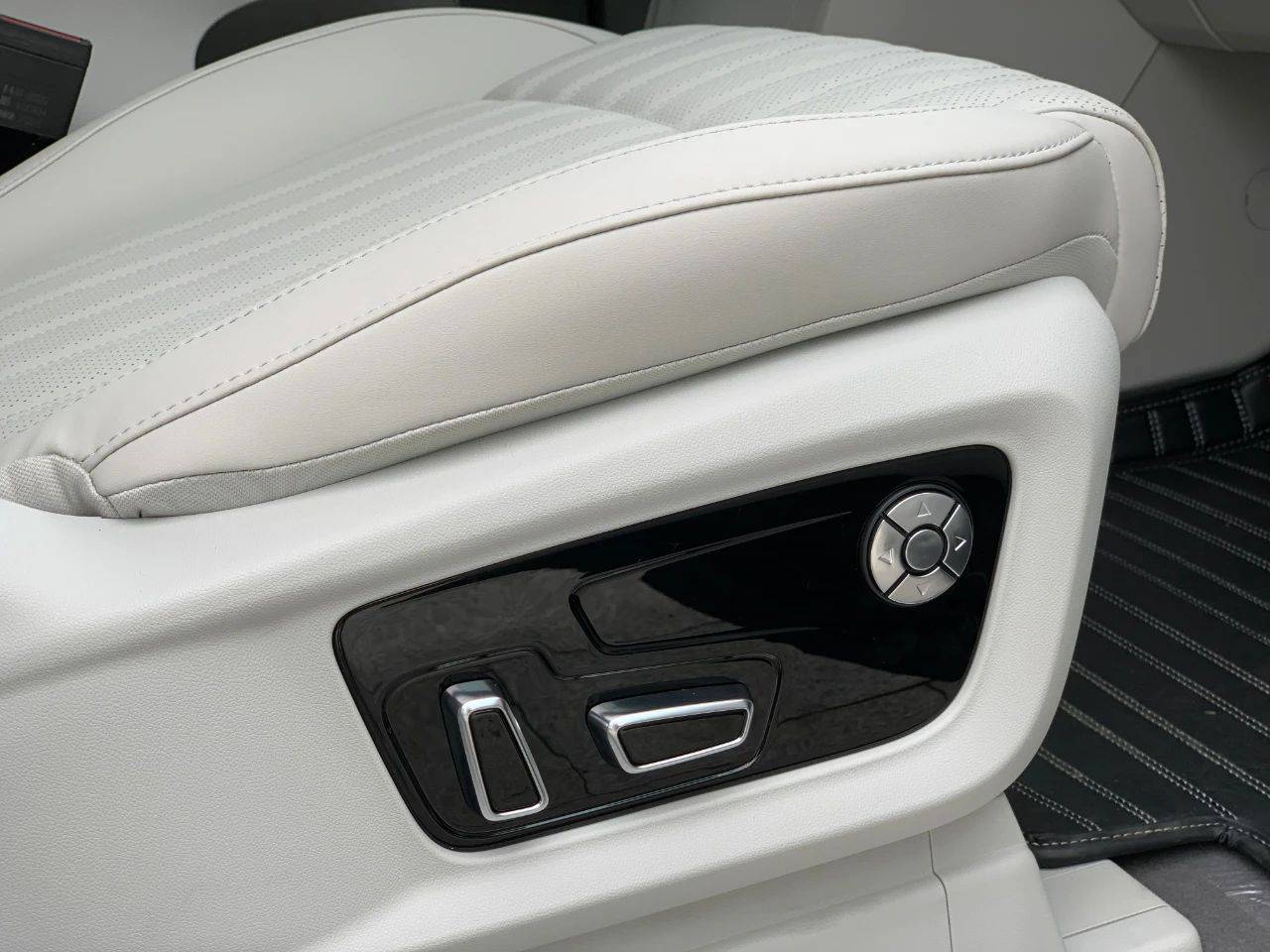 試駕星海V9:人稱夢想家青春版,續航1300公里,20萬級增程無對手