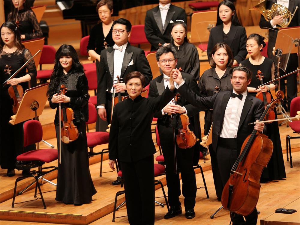 挑戰(zhàn)硬骨頭!卡普松+葉詠詩(shī),在上海首秀《遙遠(yuǎn)的世界》