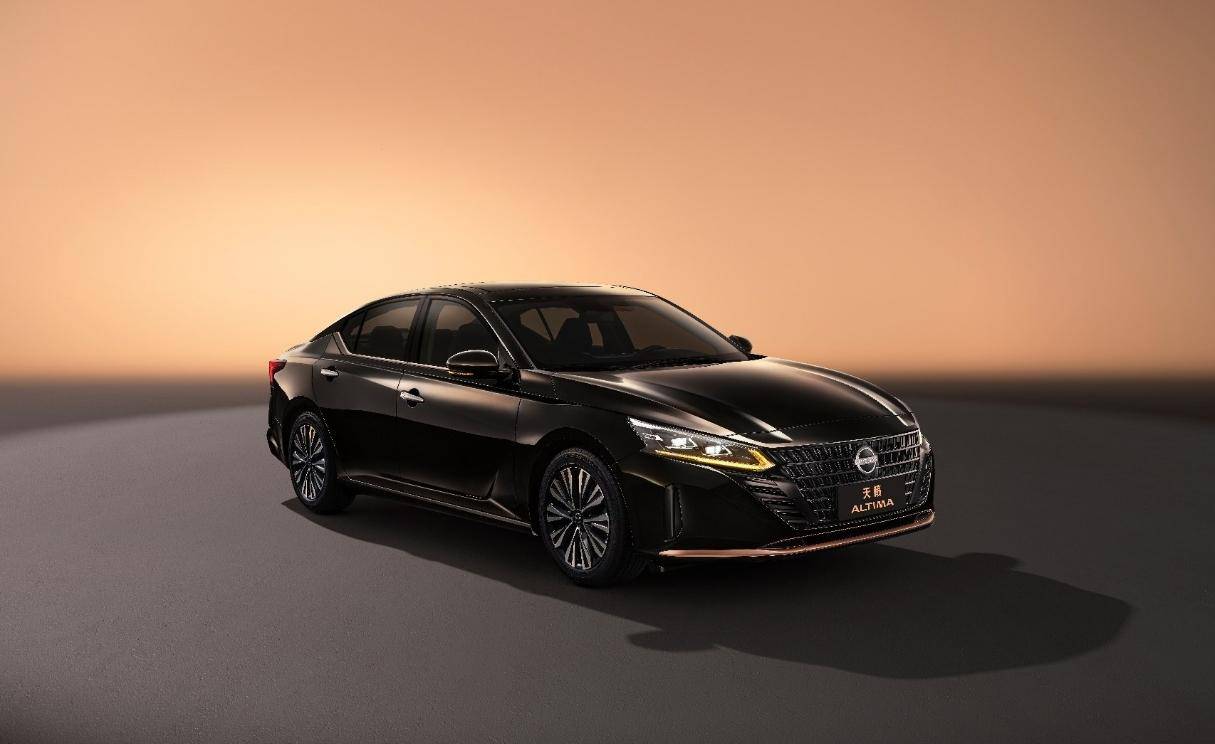 曾為B級車“王者”,如今不足15萬起售,日產天籟值得抄底嗎?