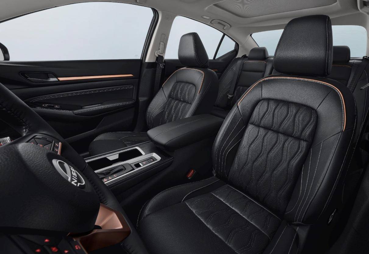 曾為B級車“王者”,如今不足15萬起售,日產天籟值得抄底嗎?