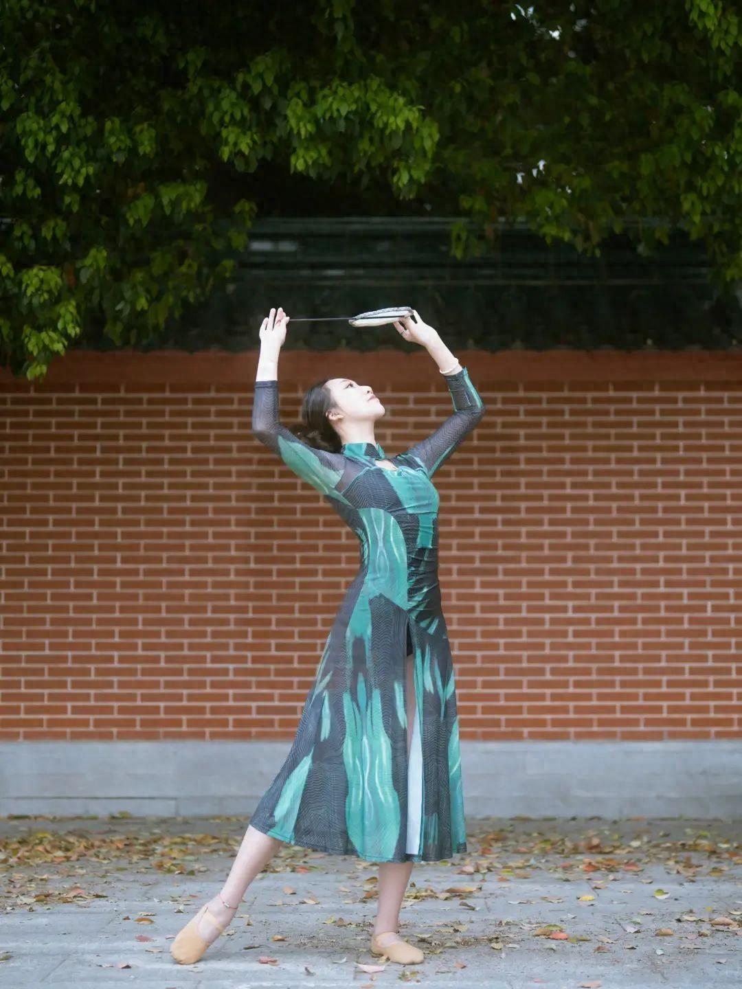 12歲就讀中國古典舞專業,一次訪友讓她選擇在閔行扎根