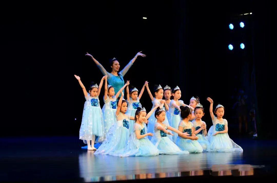 12歲就讀中國古典舞專業,一次訪友讓她選擇在閔行扎根