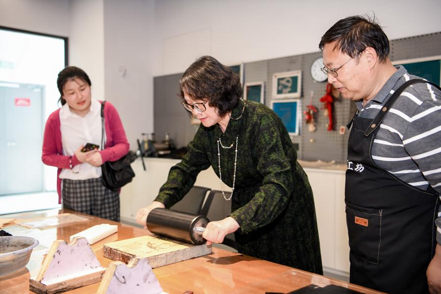 140年前《點(diǎn)石齋畫報(bào)》原稿首次批量展出,看“第一畫報(bào)”的傳奇與新知