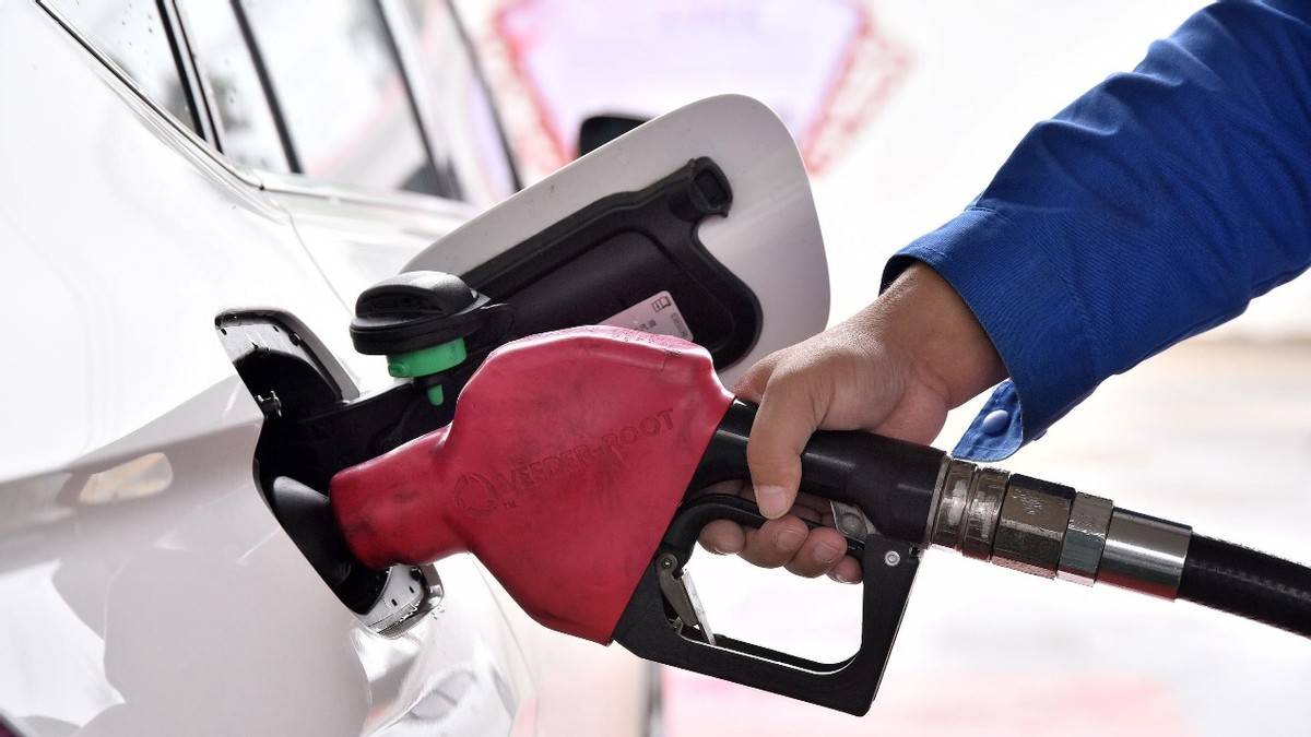 油價兩連降之后,汽車行業能否重回燃油時代?