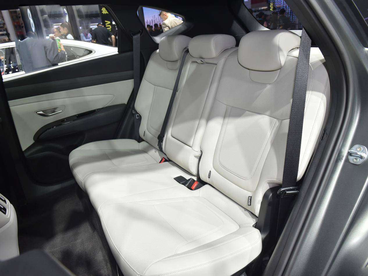 1400x0_1_q95_autohomecar__ChtlyGYqG7-ABq5vABtzY-7GFtQ272