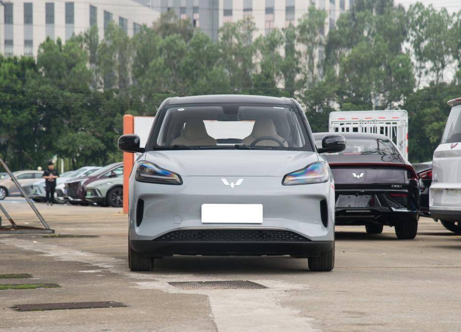 五菱繽果打開了小姐姐買車的心門,好看、好開、好便宜!