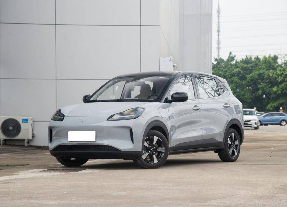 五菱繽果打開了小姐姐買車的心門,好看、好開、好便宜!