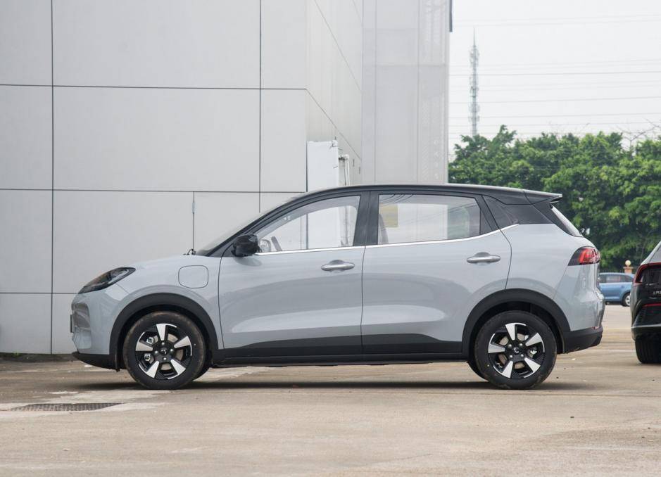 五菱繽果打開了小姐姐買車的心門,好看、好開、好便宜!