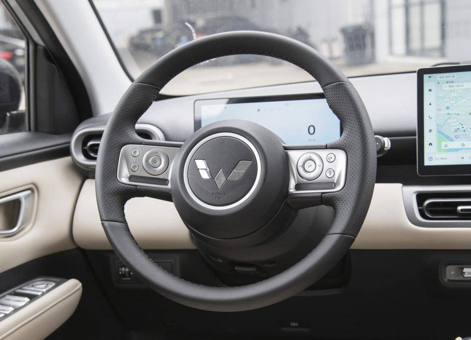 五菱繽果打開了小姐姐買車的心門,好看、好開、好便宜!