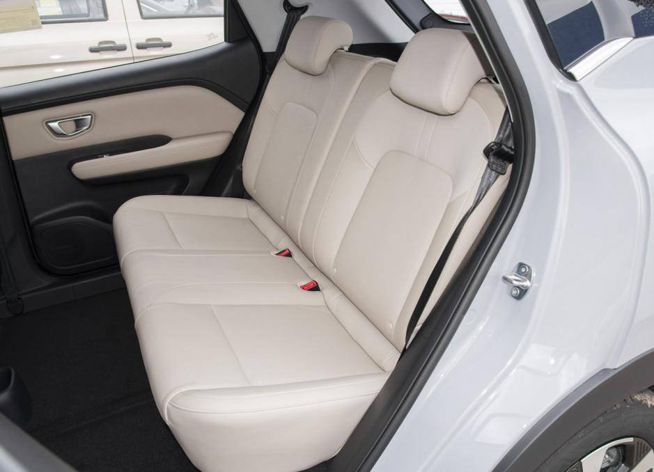 五菱繽果打開了小姐姐買車的心門,好看、好開、好便宜!