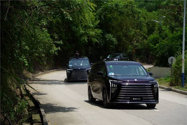 滿電一箱油狂飆1300km,星海V9上演續航黑科技