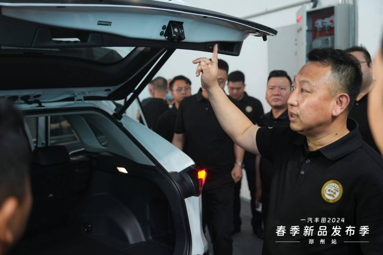 一汽豐田榮放探野版&新款格瑞維亞雙車鄭州發(fā)布