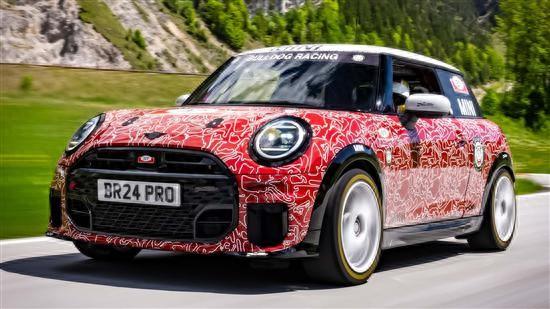 全新MINI Cooper JCW諜照曝光 或6月發布