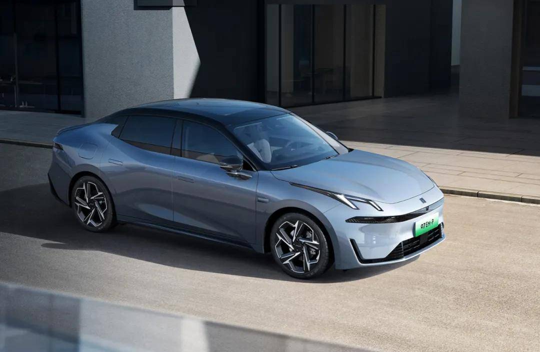 16.38萬低價開售,領克07 EM-P能打嗎?