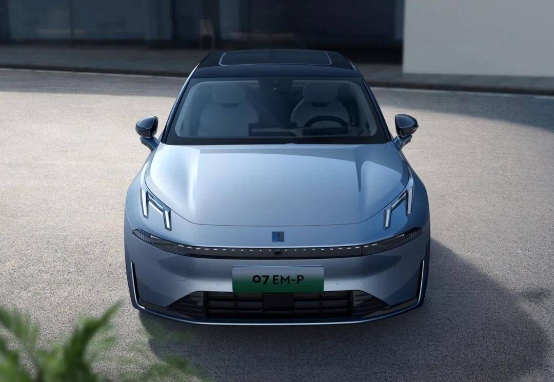 16.38萬低價開售,領克07 EM-P能打嗎?