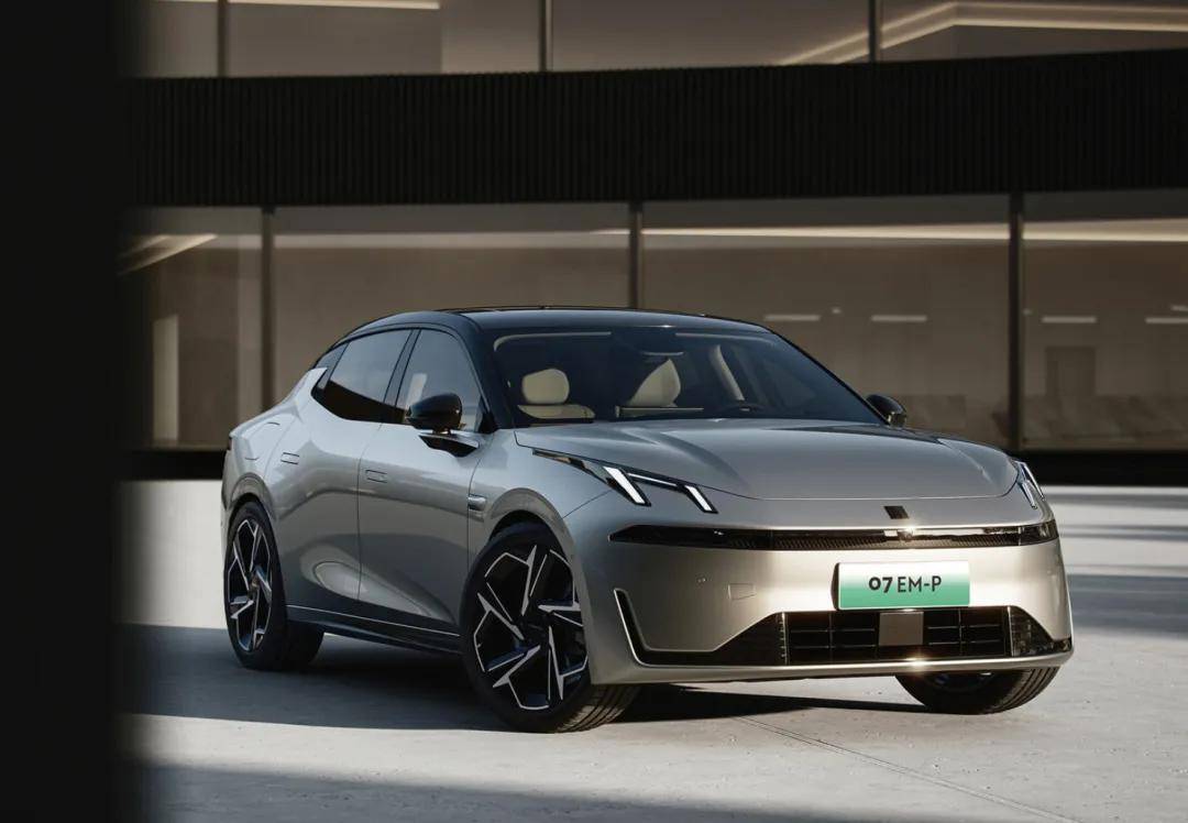 16.38萬低價開售,領克07 EM-P能打嗎?