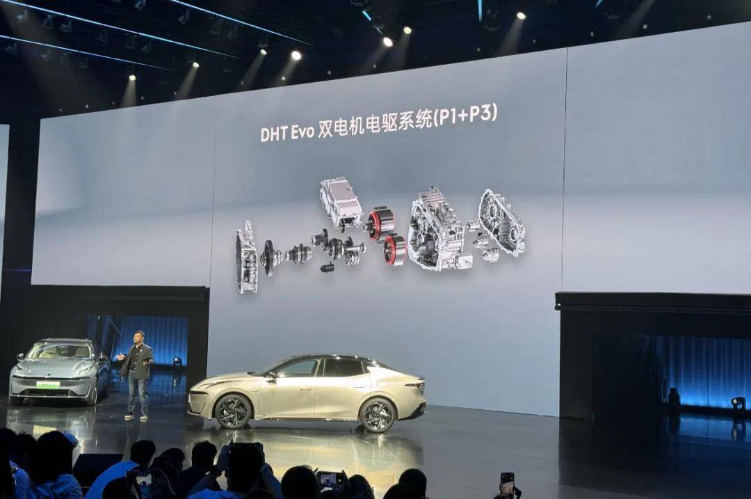 16.38萬低價開售,領克07 EM-P能打嗎?