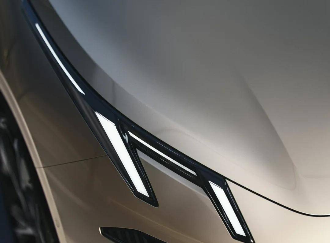 16.38萬低價開售,領克07 EM-P能打嗎?