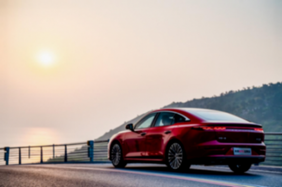 第四代奔騰B70對比日產軒逸,究竟誰更適合你?