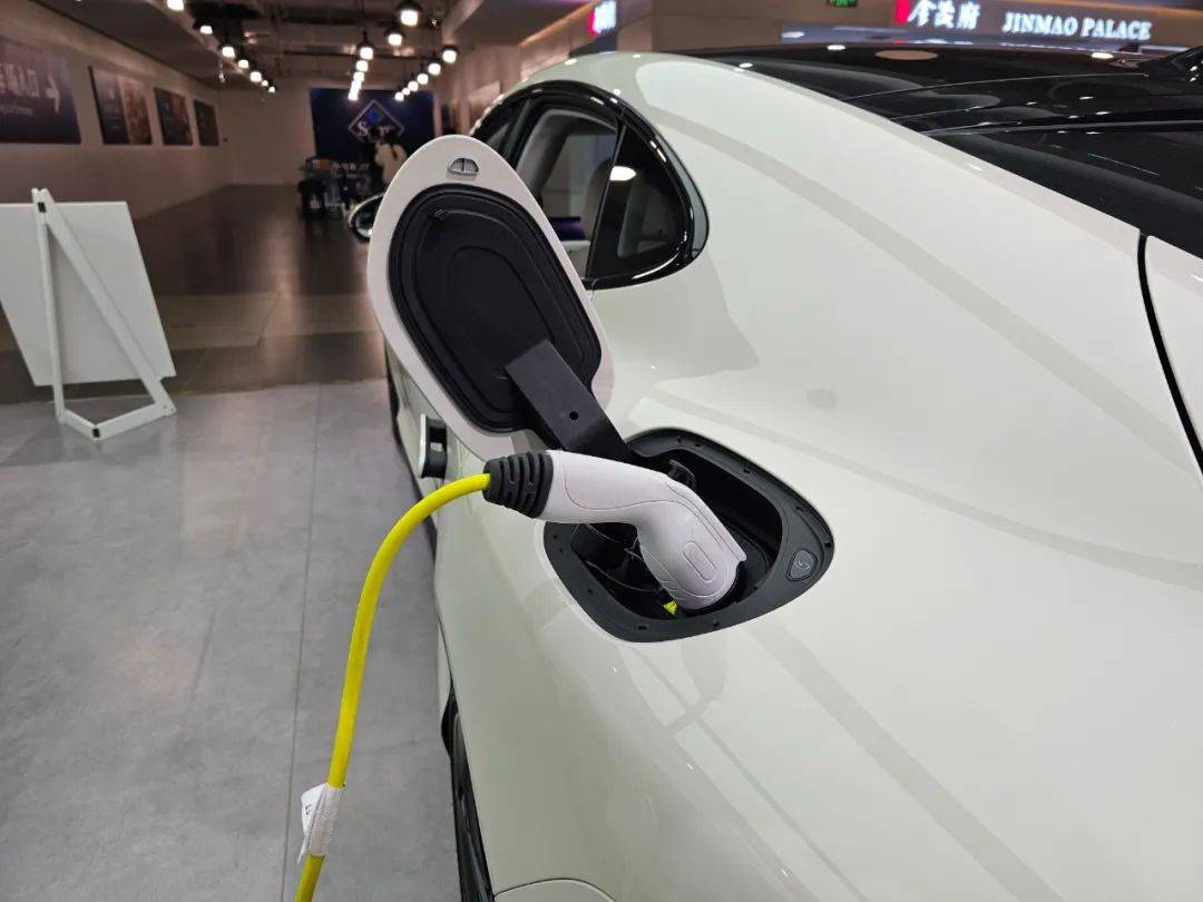 論產(chǎn)品力和定價(jià),智己L6沒(méi)理由賣不好啊!