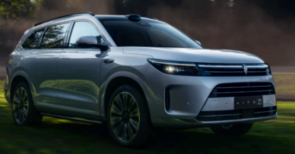 老款月銷腰斬新款“漲價”近一萬!“神車”問界M7有資格飄嗎?