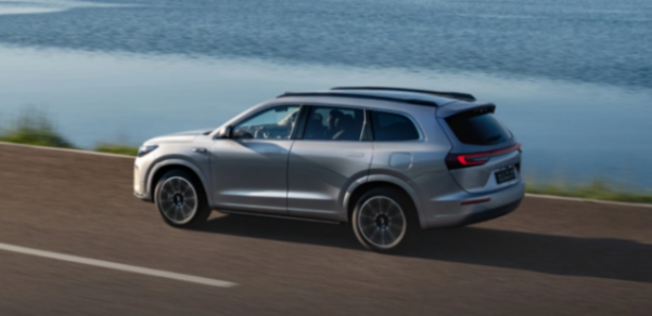 老款月銷腰斬新款“漲價”近一萬!“神車”問界M7有資格飄嗎?