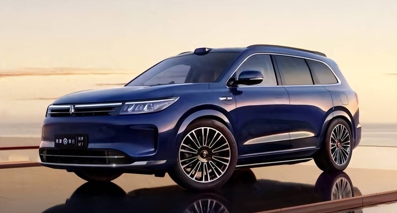 老款月銷腰斬新款“漲價”近一萬!“神車”問界M7有資格飄嗎?