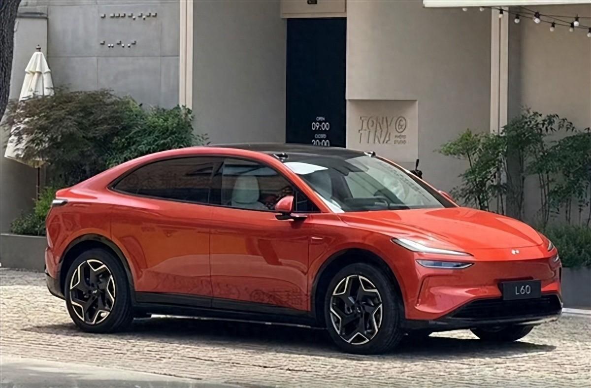 雷軍帶小米團(tuán)隊(duì)訪問蔚來!李斌:小米SU7把Model 3 PK下去!雷軍:樂道L60都不讓我試駕一下