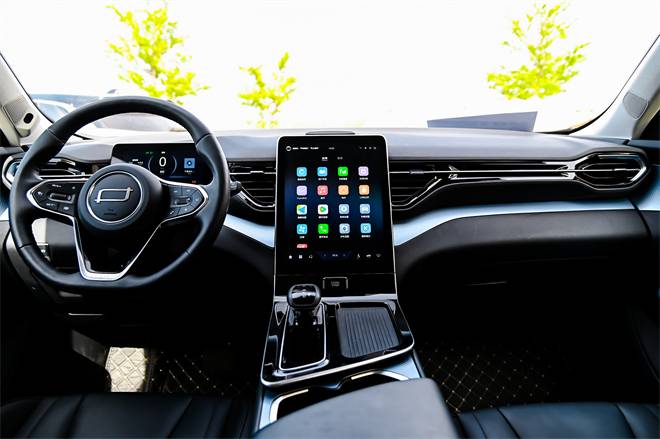 520為愛啟航:寶藏歌手‘樹哥’郭有才與奔騰T90的浪漫邂逅