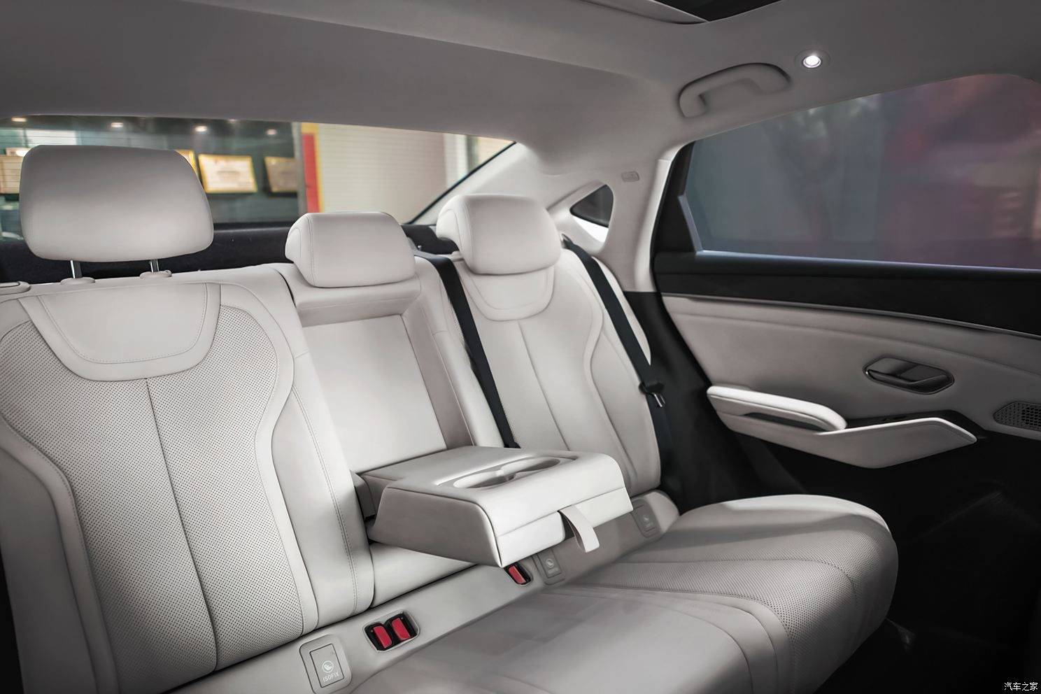 5月28日上市,純電續(xù)航90km,比亞迪秦L實(shí)車(chē)到店,或12萬(wàn)起售