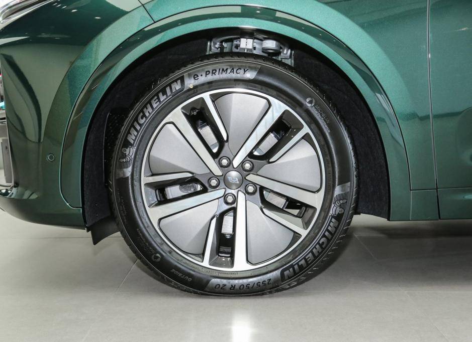 理想L7銷量領先占據新能源汽車市場先機